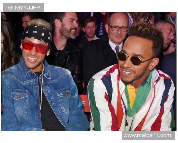 足球明星女团t恤热潮来袭时尚与运动完美结合引领潮流新风尚